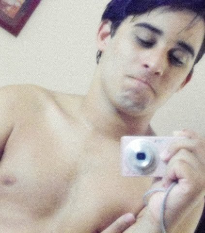 , um mlk animado, que tem defeitos mas tbm qualidades,criticados por todos e amados por alguns, e nao liga pro que falam, porque os outros sao os outros (I) (: