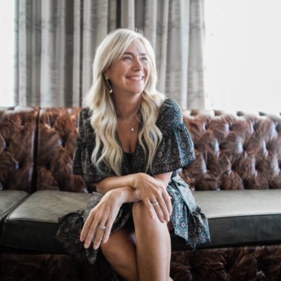 Author 📖 Trauma Coach 👊🏼 #CSA Survivor 💥 NLP 🌟 https://t.co/ZWP898ipSm 💕Wife & Corgi mom 🥰 Beach dreamer! 🌊