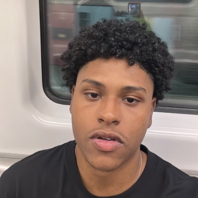 Th_mntr's profile picture. T
