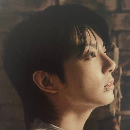 goldenclosetcam's profile picture. communicate through music with @BTS_twt 💜