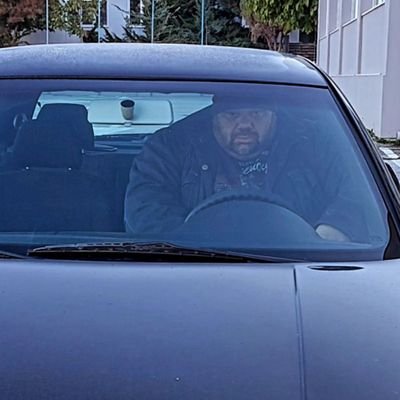 qSakru's profile picture. suH