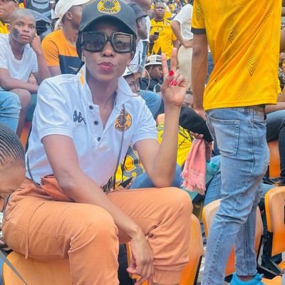 I love Soccer ⚽️ 
I like Kaizer Chiefs ❤✌ Man United🔴 Real Madrid ❤ and PSG♥️ Cricket SA🏏⚾️