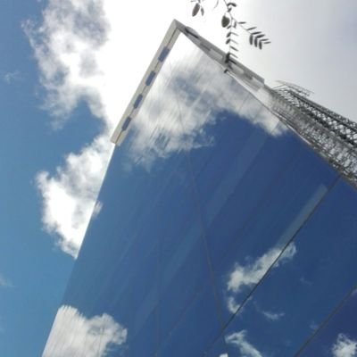 essencia_loser's profile picture. hedonista, amant de la filosofia, per buscar no busco res, per desitjar, desitjo intercambiar experiencies, nomes rendeixo pleitesia a la bellesa interior