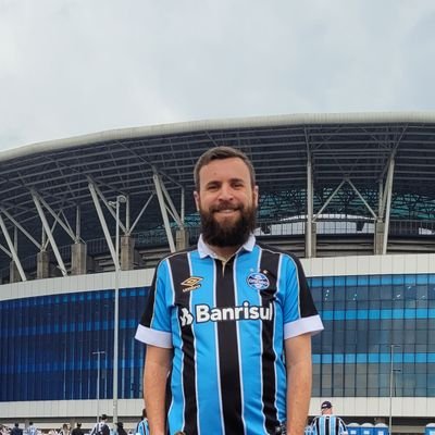 Torcedor do Grêmio full time ⚽️   Jogador de futebol e video game nas horas vagas 🎮 DC Comics 📚 Patriots 🏈