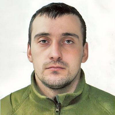 Я народився і виріс під містом Львів і жив у небагатій сільській родині. Люблю книги і рідний дім. Люблю тварин і радіти мирному життю.