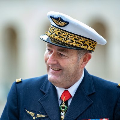 Compte officiel du général Stéphane Mille, chef d'état-major de l'armée de l'Air et de l'Espace.
Suivez les actualités de l'AAE sur @armee_de_lair