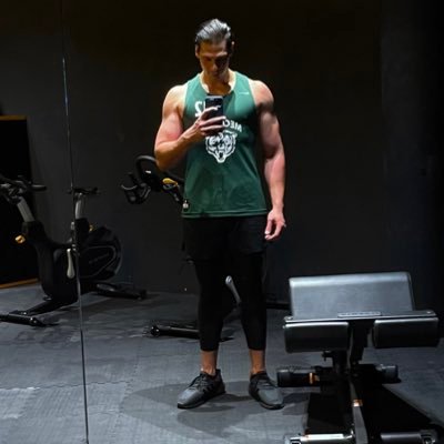 Ya no estoy en mi peak ahora estoy en mi prime. Insta: alex.manzanarez6
