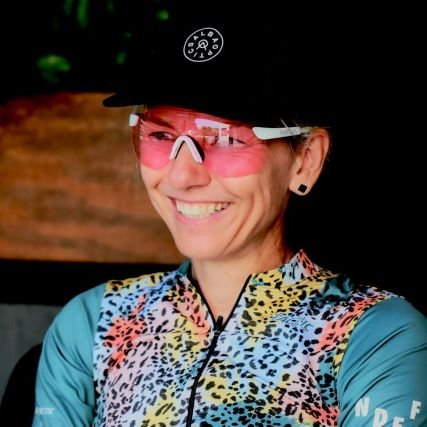 𝙑𝙞𝙫𝙤 𝙑𝙞𝙩𝙖 𝙎𝙥𝙤𝙧𝙩
USWE | ALBA Optics
Distributors, Southern Africa
Hi-Tec Sports Independent Agent Inland