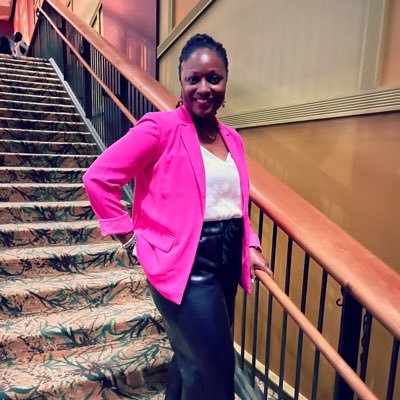 Educational Leader. #FutureReady Thought Leader. Author. Speaker. Blogger. AKA.💕💚💕 https://t.co/iTQP2RprY5