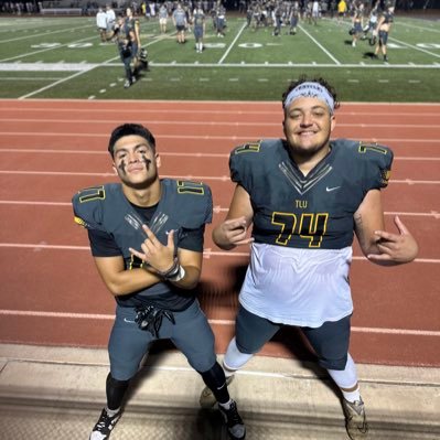 Medina Valley HS 23’ | Guard | Varsity Football | 6’0 270lbs | 485 Squat | 285 Bench | 255 Clean | 3.5 GPA | 5.2 40 Yard Dash | email: cbealjr@gmail.com