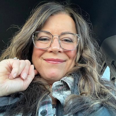 Mom/Wife/Designer/Artist/ House Chief of the 9106