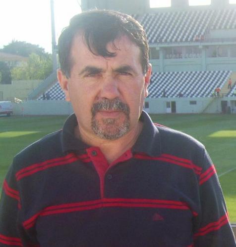 Fenerbahçeli ve de emekli ziraat teknisyeni...