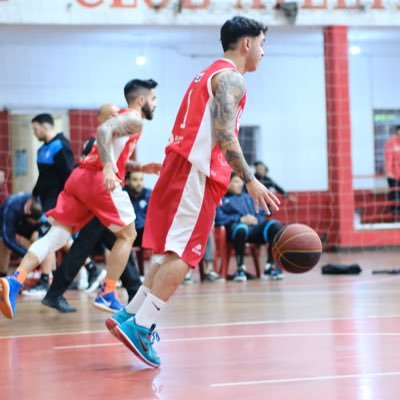 Intento ser jugador de Basket. #13 https://t.co/V22oYtHCSL