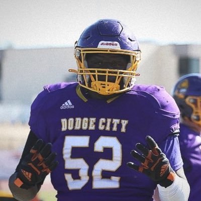 6’4 310 OL student athlete 📓🏈 @ dodge city 🟪🟨 NCAA ID# 2012978473 December 24 grad