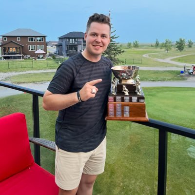 @estevanbruins | Assistant General Manager / Assistant Coach & Director of Sales & Marketing | @_OffTheHosel Golf podcast🎙| Competitive Amateur Golfer |🇨🇦|