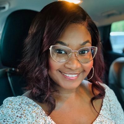 Follower of Christ | Bahamian Queen 🇧🇸 | Financial Literacy Blogger 💰| Sewing Amateur 🧵| Naturalista 💁🏾♀️ | Nerd 🤓