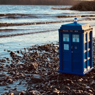 lilJCox2's profile picture. Like River, I love me a good spoiler! News from Doctor Who, Big Finish, DWM, and filming. Twitter is definitely a safe platform to do this on, right?