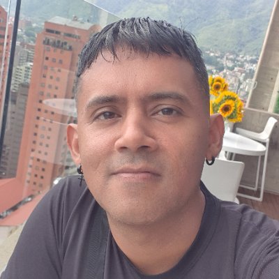 Venezolano, maracayero, contador publico, buena gente ;-)