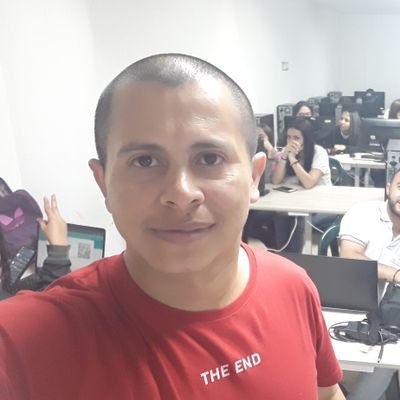 Administrador de empresas, trabajador incansable por las personas y el trabajo comunitario desde la cooperación y asociación.
