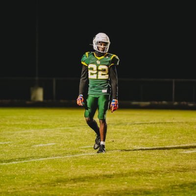 CHHS 6’0 180, C/O 2024, | HS: Clover Hill,VA|Pos: Kick returner/Ath |40: 4.43|200: 22.2| 100: 11.1 seanmccray13@icloud.com (804) 624-1153| 3.8410 gpa