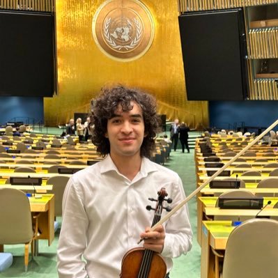 20 years old #violinist, #conductor & #composer @CnsmdParis | 🇪🇺European Climate Pact Ambassador | Personnalité Amie du Comité @UNICEF Île-de-France