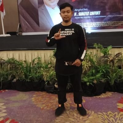 AndiMah44659228's profile picture. 