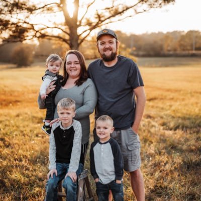 28, father to 3 beautiful boys, and husband to an amazing woman! Elliott,Falcons,Braves and Bulldogs fan! Amateur writer @bellyupracing and @bellyupsports
