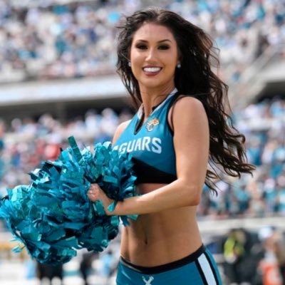 ig: Meredith.xo📱 || NFL #Jaguars cheerleader 🏈 || @jaguars cheer captain 📣 || 2022 Pro Bowl Cheerleader || master’s grad 🎓||dog mom 🐶 || southern belle 🌻