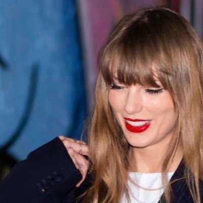 fan account ! she/her. 🏳️‍🌈 defined by the things that I love 🌙 24, WI US ✨ saw Taylor on 6/24/23 😍 evermore stan 🪴 my dream is to meet taylor 🥹 ifb