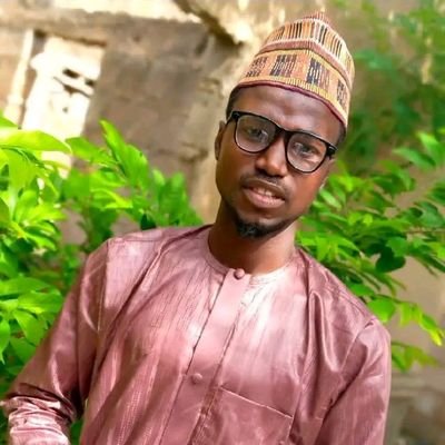 A Blockchain enthusiast/
A digital asset analyst/
Web3 passionate/
An industrial Chemist