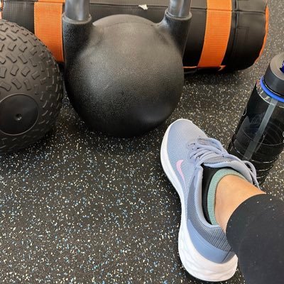 Shwethashettyy's profile picture. 