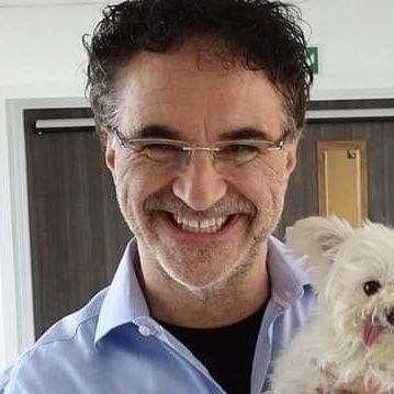 Supervet, cat dad, professor, author, dreamer.
Here for the animals. 🐕#supervet