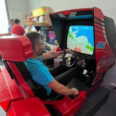 Otakon_sk8's profile picture. Villano del Condado, organizador de Retrobadajoz , amante de los vídeojuegos, el riesgo y el Rock. Montar en HD es mi medicina. Podcaster de relativo éxito.