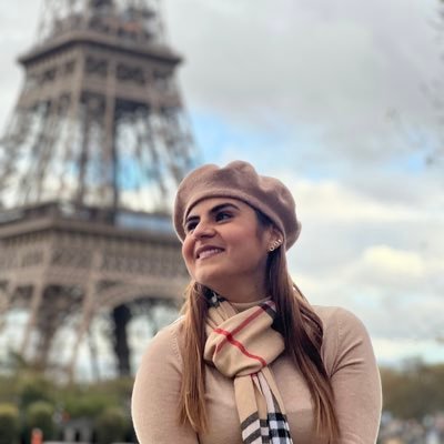 Comunicadora, apasionada y creativa, mamá gatuna de Tingo y Tango