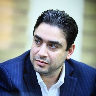 اینجا خودم هستم، امیر لعلی؛ فارغ از هر سمت و کار اجرایی و در مورد رسانه، کودک، اقتصاد و ارتباطات مینویسم