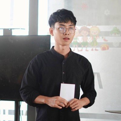 Product Designer 🪄✨ Building AI Product for Marketing and Education Tech