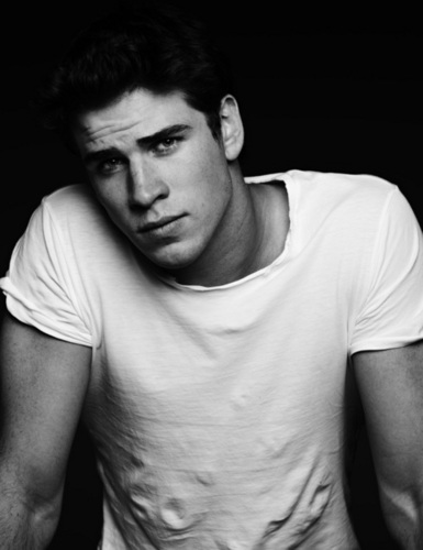 Liam_Hemswxrth's profile picture. Welcome to the monkey house...