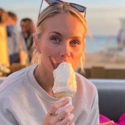 scarlettfo35631's profile picture. 