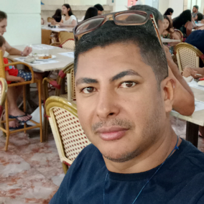 AdrianoMor12904's profile picture. 