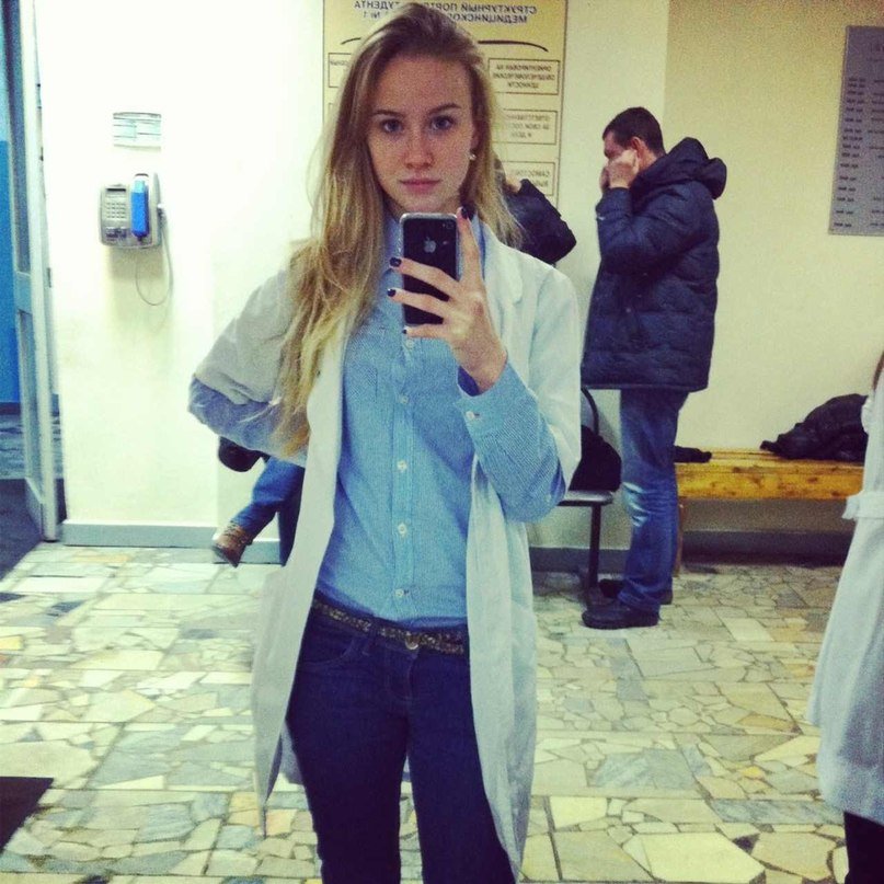 GenevieveC32682's profile picture. Autodidacte dans l’attitude, du tac au tac au toc de l’acte. Électron libre d’une équipe, je rêve d’une vie épique.