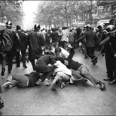 JeremyBurfin's profile picture. Étudiant en droit,                             Lyon 3 Jean Moulin.                                 ¡No pasarán!