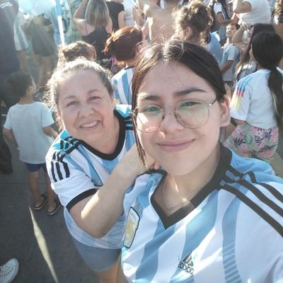 aleaguirre70's profile picture. Gracias a Ti por EXISTIR,
Gracias a ti pude seguir
Y valió la pena hacerlo.(AGUS)🎵🎶🎵 #CarlosRivera ❤