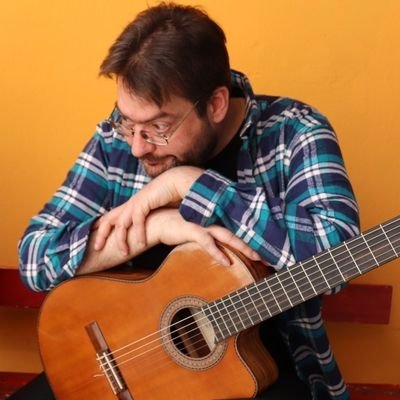 Músico, periodista y locutor. Escribí el libro El Consorcio. Participo de la Unión de Músic♪s del Sur y de FM De la Calle.  

Escuchá Arte y Parte y Venga 👇