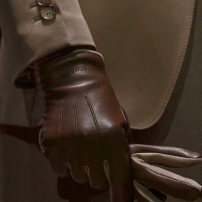 NORH_13999's profile picture. إِمرأَة بِقَوام قَصِيدَة لاَيقرَؤُها غَير فَصِيح ...