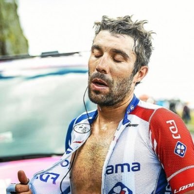 Attaques de Thibaut Pinot et en retrait pour Giresse. - Livre éponyme 