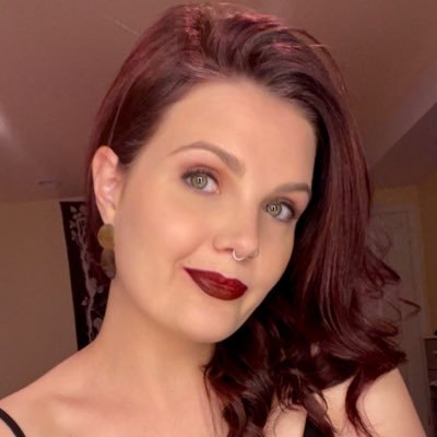 renfance's profile picture. death care & doggos