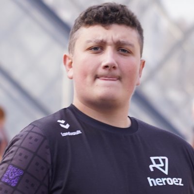 Trex 🦖
🇫🇷Streamer sur twitch !🇫🇷 https://t.co/cNwxYFQo0u 
Community manager pour @heroez_gg 💜