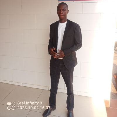 Business Economics and Investment Analyst.
Pan Afrcanst.
CEO Of Zimbabwe Enterprenurship hub.
Busness Admin ¢ Mangement Dgree .
former Zinasu chair.
Mancity