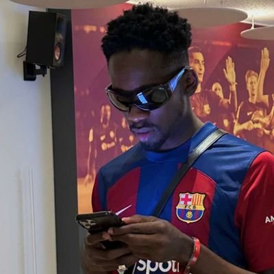 skiplovee's profile picture. 