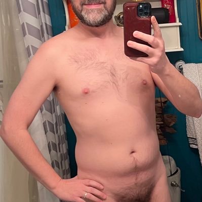 41 horny gay in So. IL. Top. Love jerking and poppers among others things. Looking for buds and maybe more.